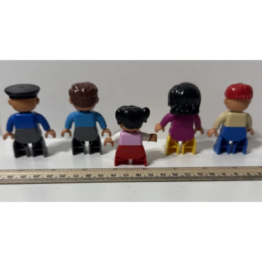 Lego Duplo Figure LOT Of 5 Farmer Trucker Cop Hawaii Lady Man Little Girl‎ Dad